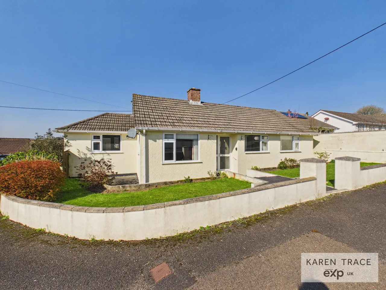 3 bed house for sale, Meadow Park, Trewoon, PL25