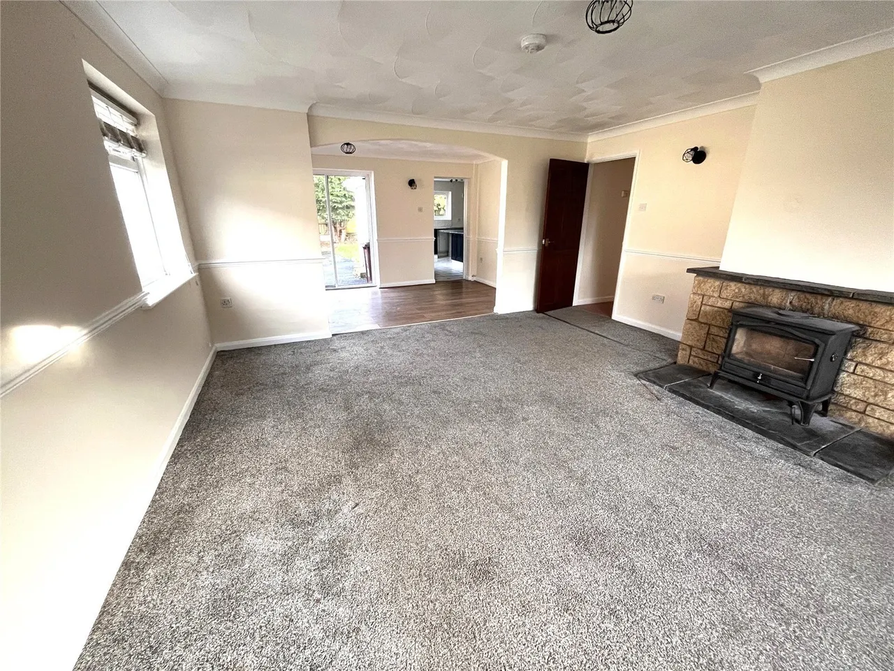 Cricket Grove, Hundleton, SA71, photo 3