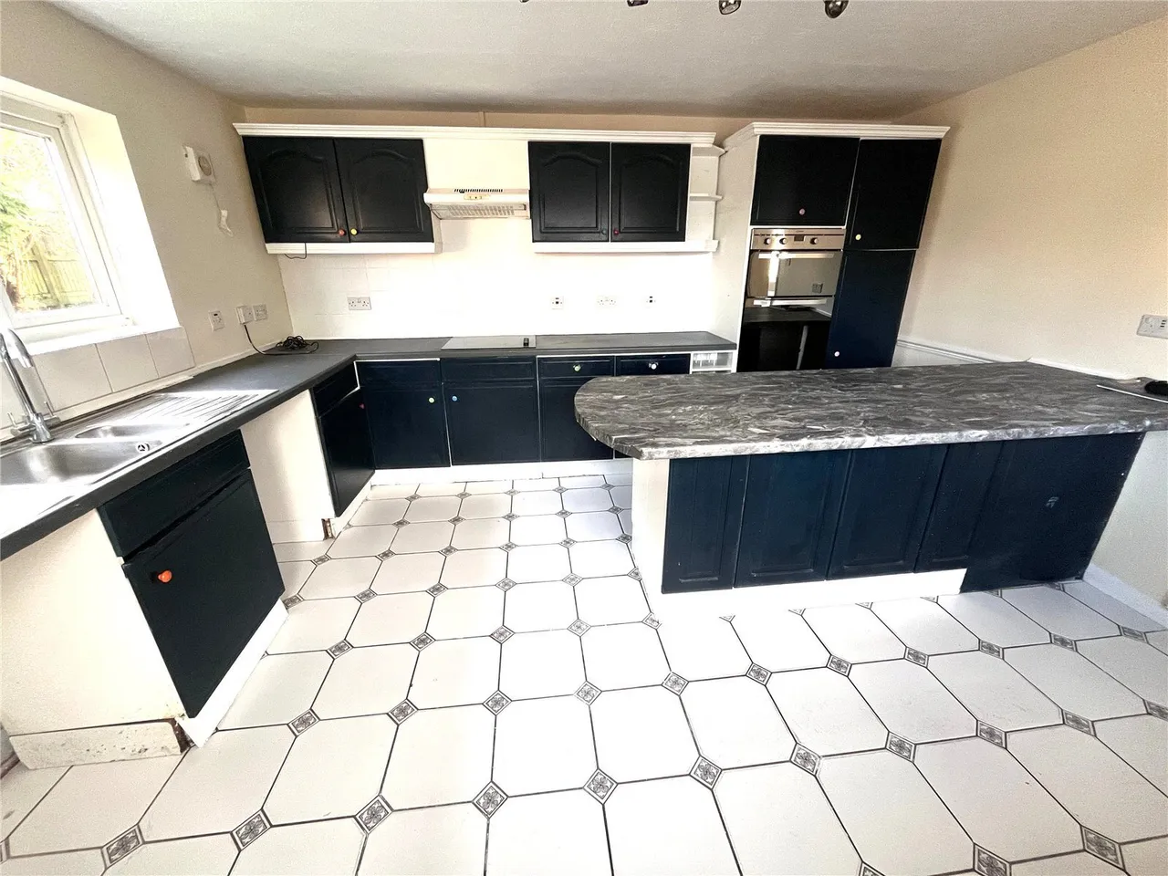 Cricket Grove, Hundleton, SA71, photo 5