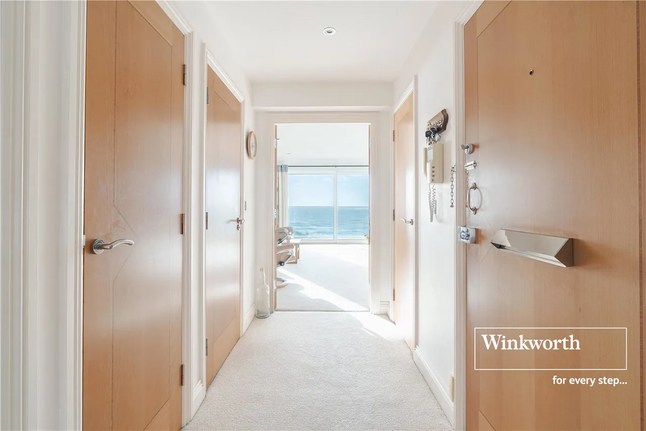 2 bed flat for sale — Marina Close, Boscombe, Bournemouth, Dorset, BH5