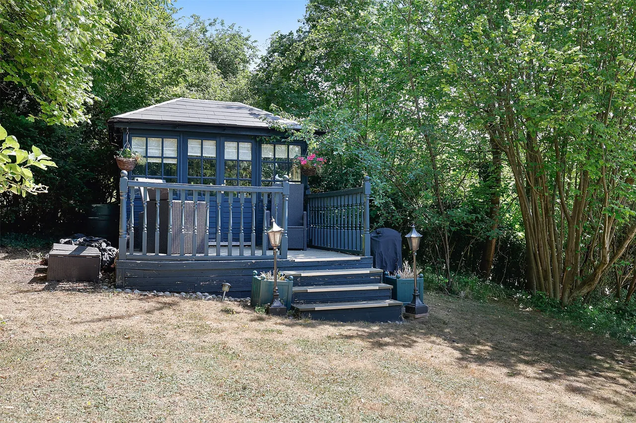 Downs Way, Tadworth, KT20, photo 15