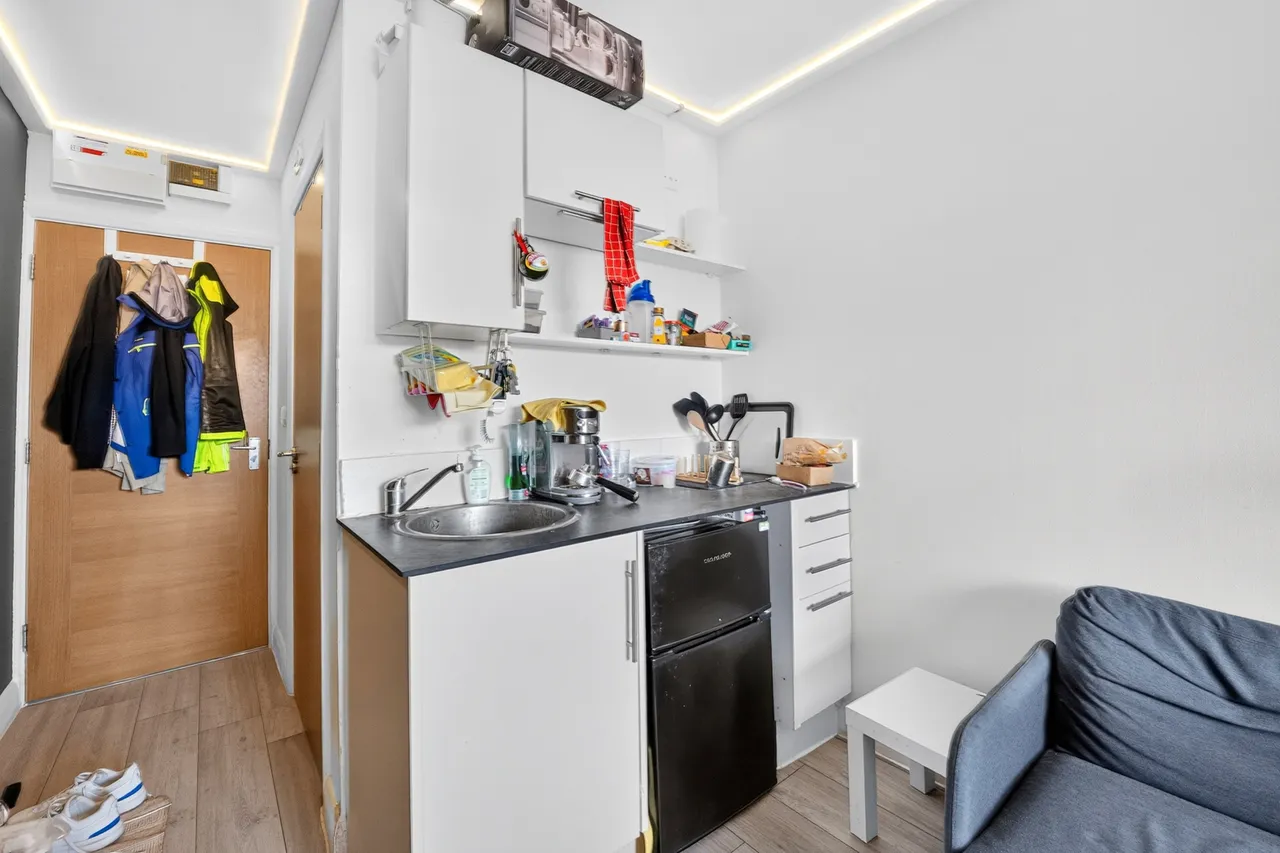 Coldharbour Lane, London, SW9, photo 3