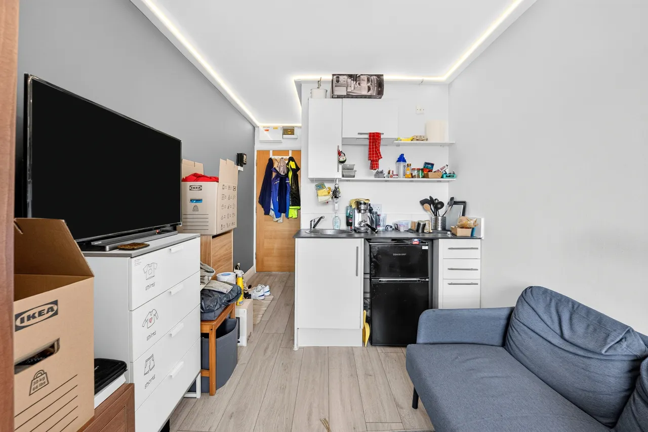Coldharbour Lane, London, SW9, photo 2