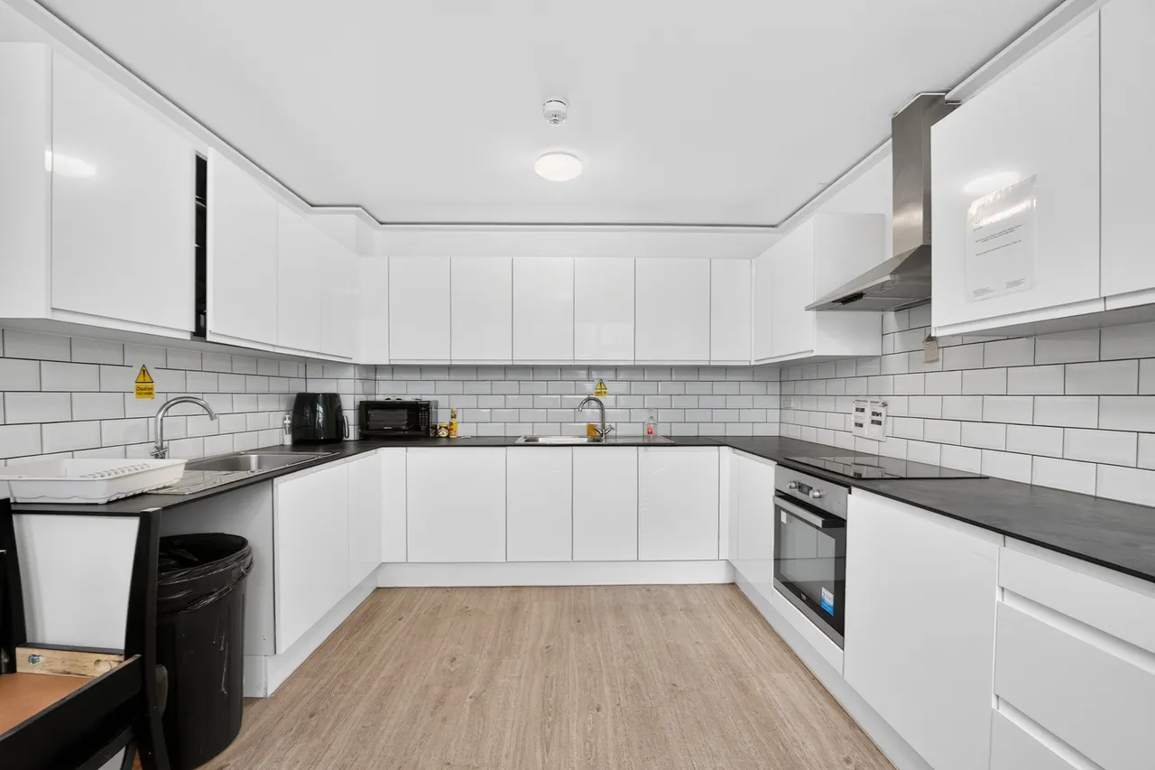 Coldharbour Lane, London, SW9, photo 5