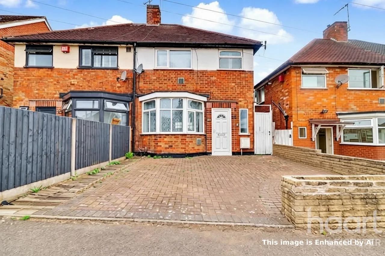 3 bed house for sale, Colchester Road, Leicester, LE5