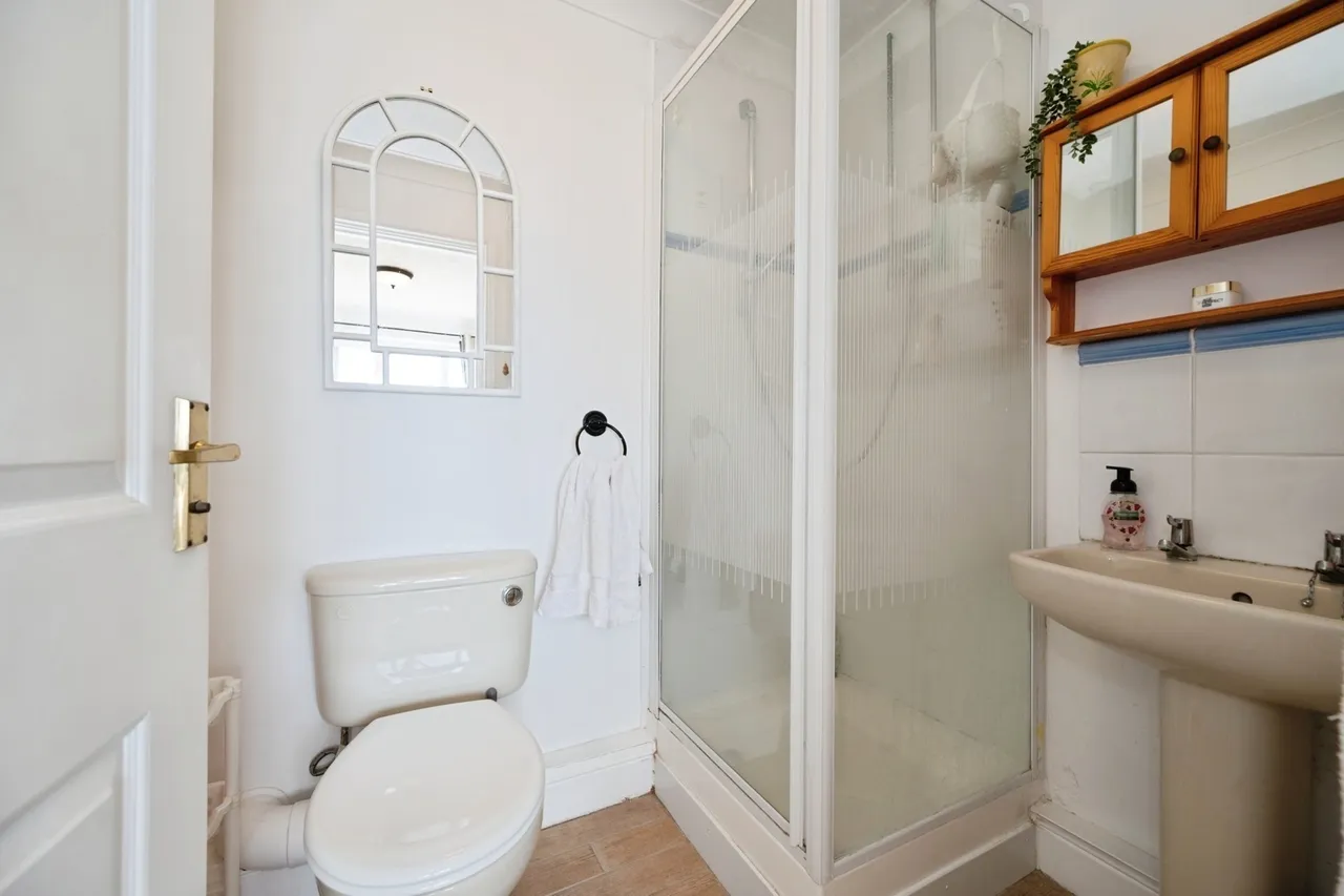 Bembridge Drive, Hayling Island, PO11, photo 14