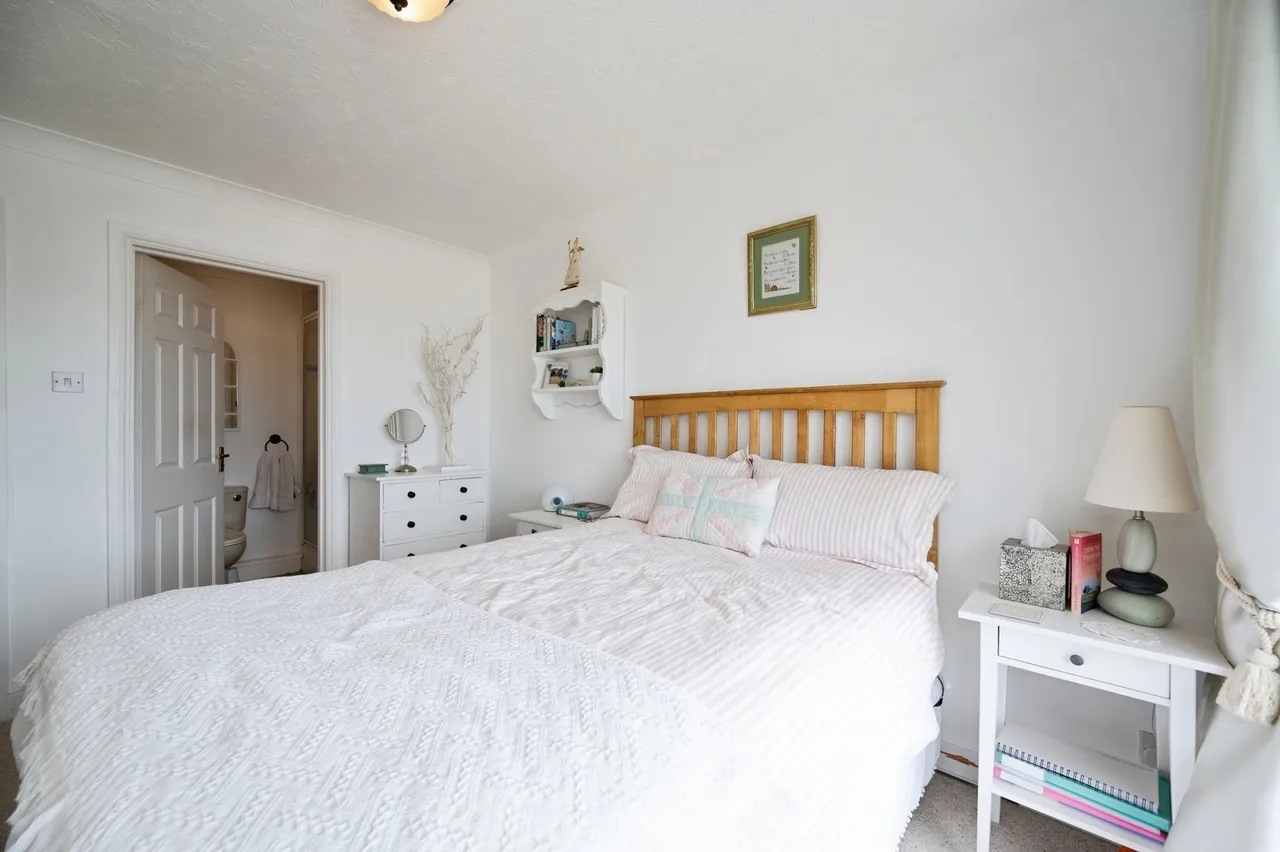Bembridge Drive, Hayling Island, PO11, photo 8