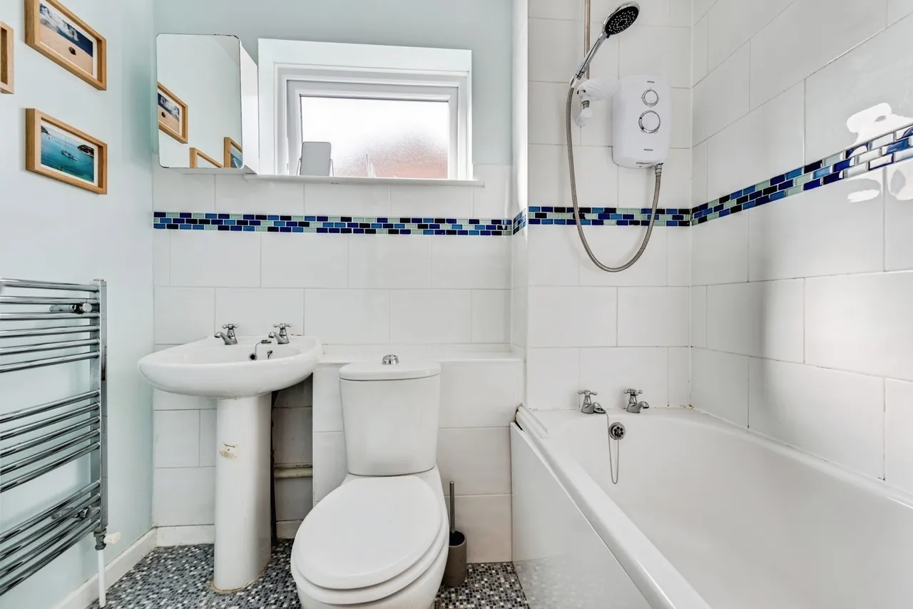Colchester Close, Toothill, Swindon, Wiltshire, SN5, photo 10