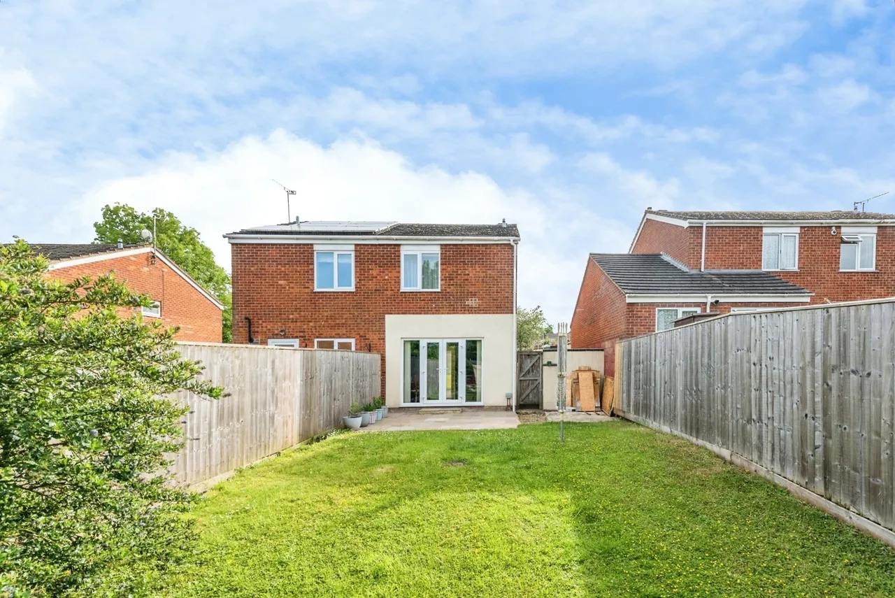 Colchester Close, Toothill, Swindon, Wiltshire, SN5, photo 12