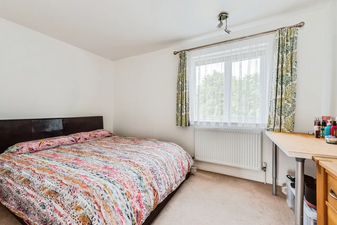 Colchester Close, Toothill, Swindon, Wiltshire, SN5, photo 7