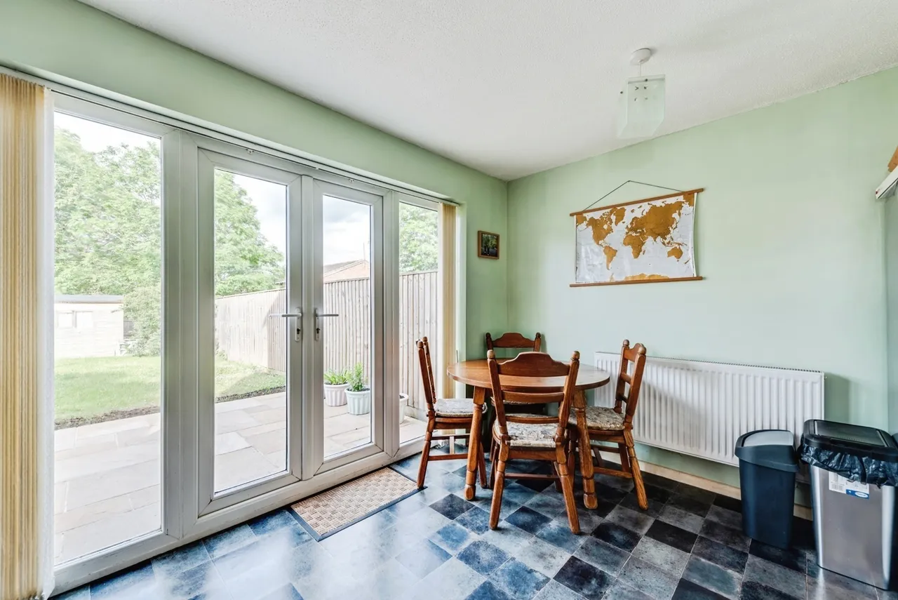 Colchester Close, Toothill, Swindon, Wiltshire, SN5, photo 4