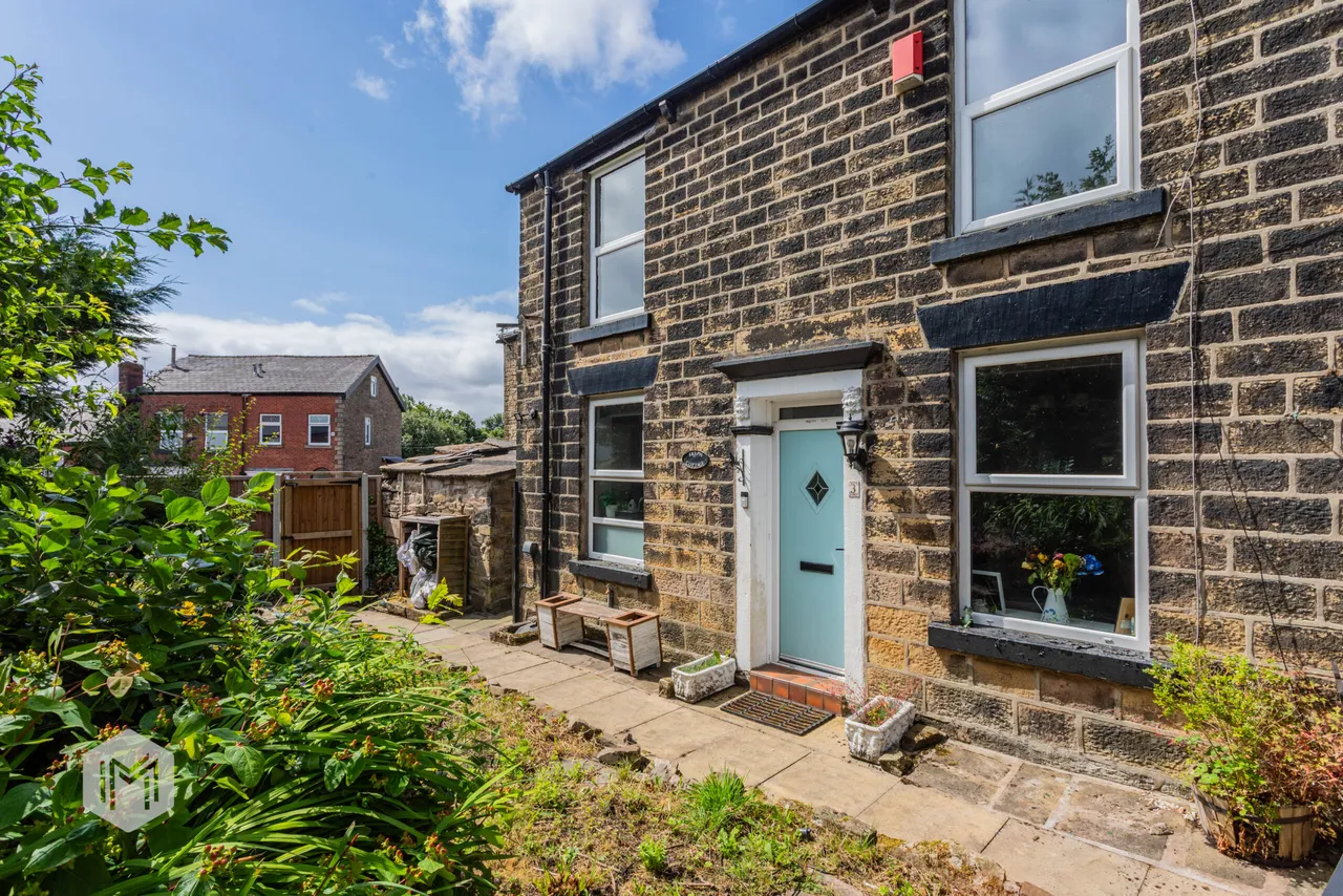 2 bed house for sale — Back Caley Street, Bolton, BL1 5QW