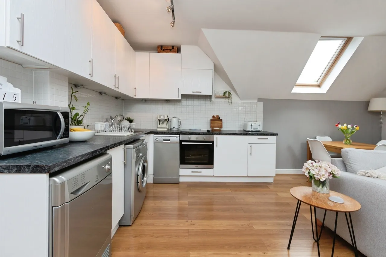 London Road, Camberley, GU15, photo 4