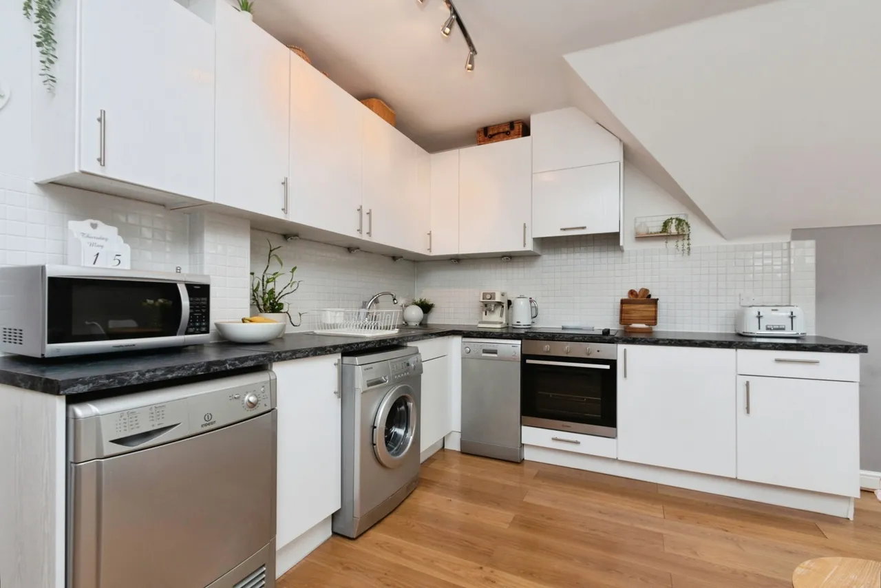 London Road, Camberley, GU15, photo 15