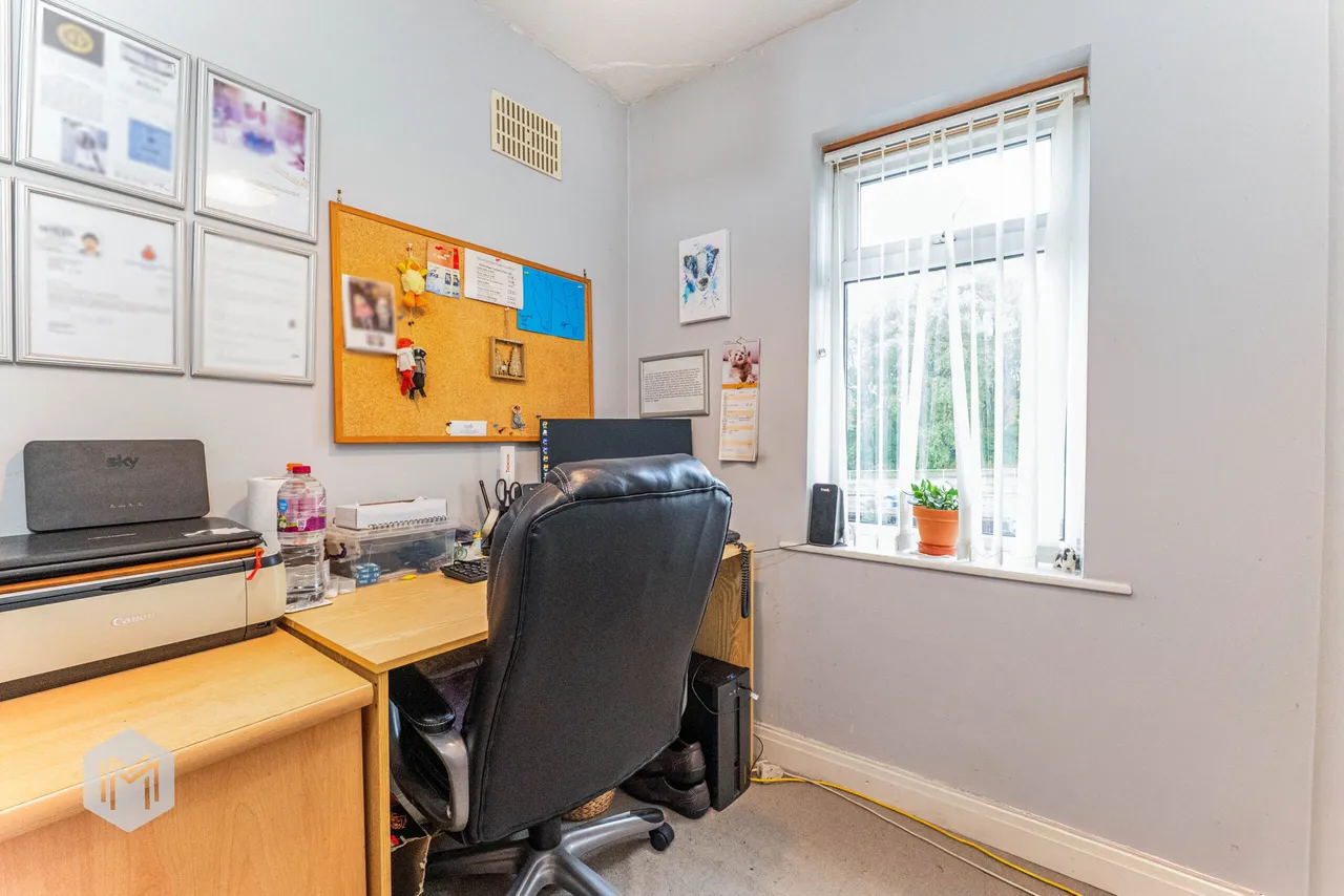 Middleton Road, Middleton, M24, photo 11