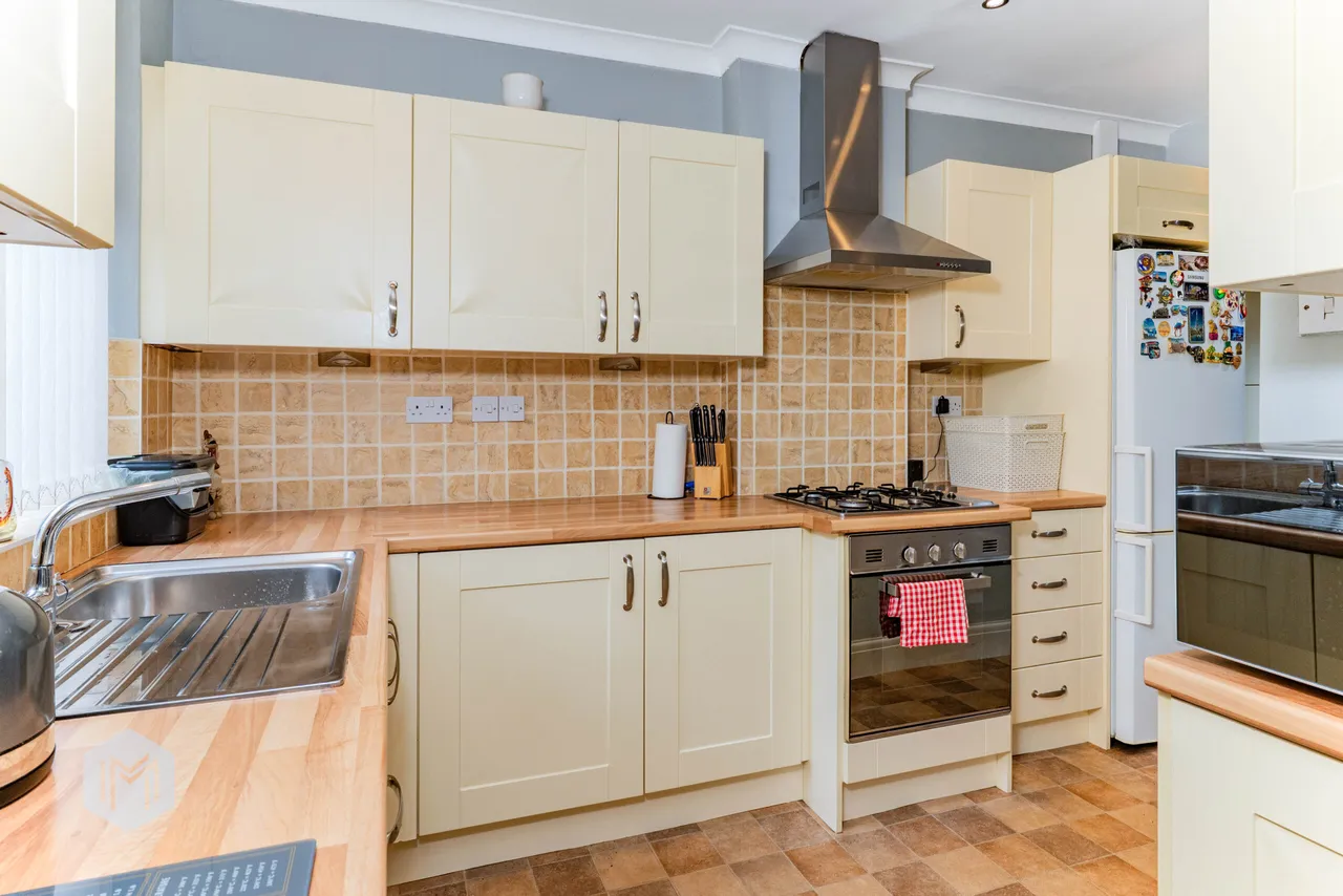 Middleton Road, Middleton, M24, photo 5