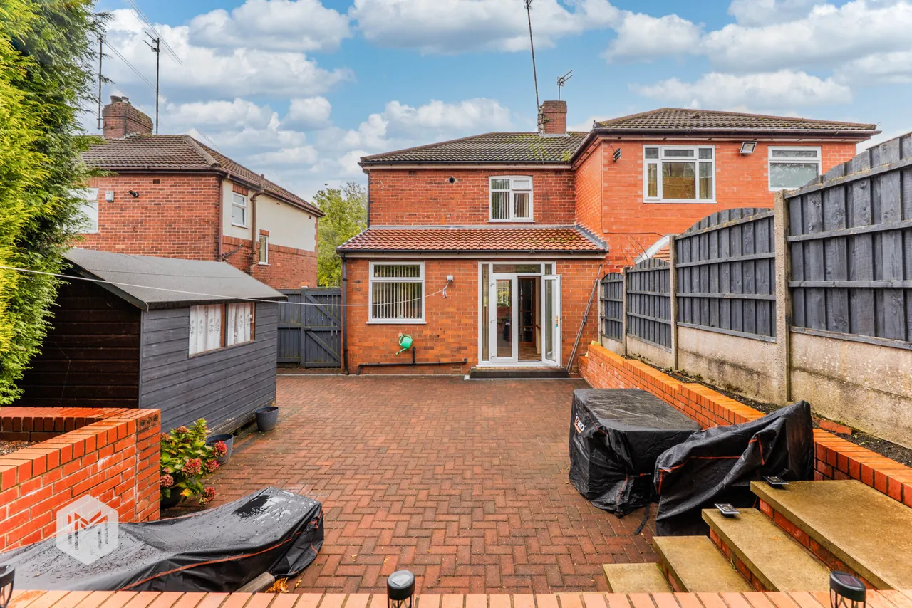 Middleton Road, Middleton, M24, photo 13