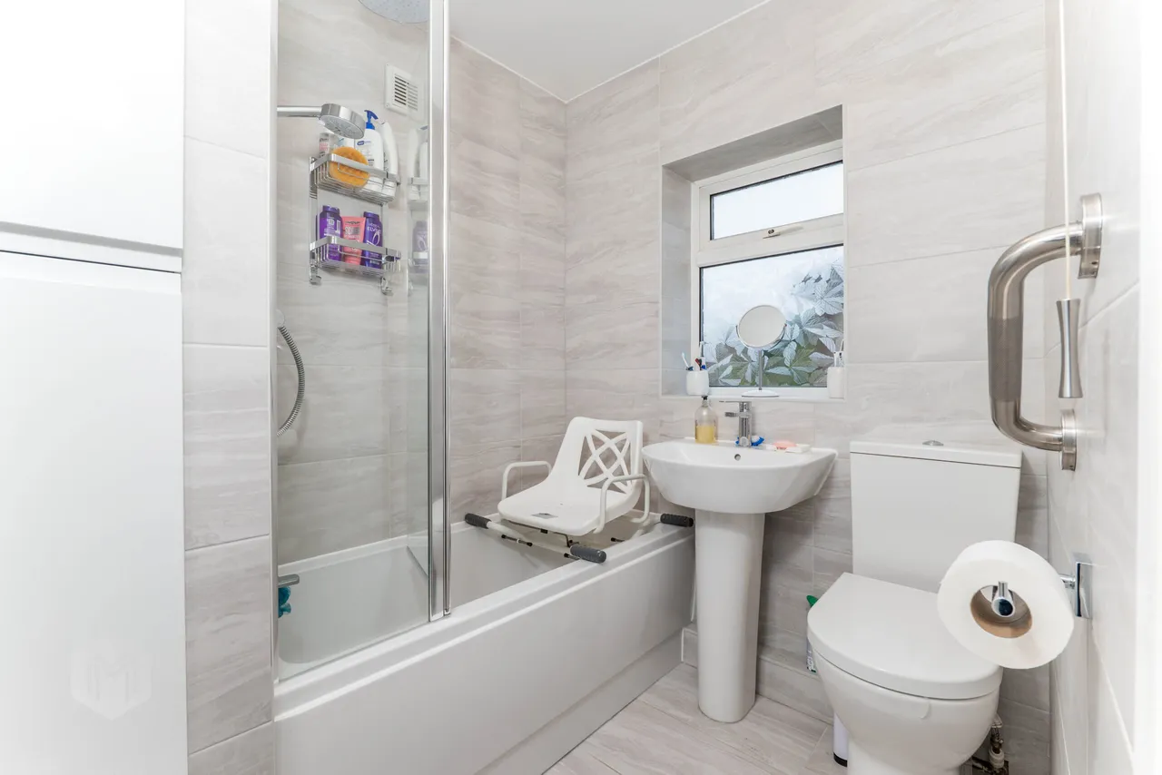Middleton Road, Middleton, M24, photo 8