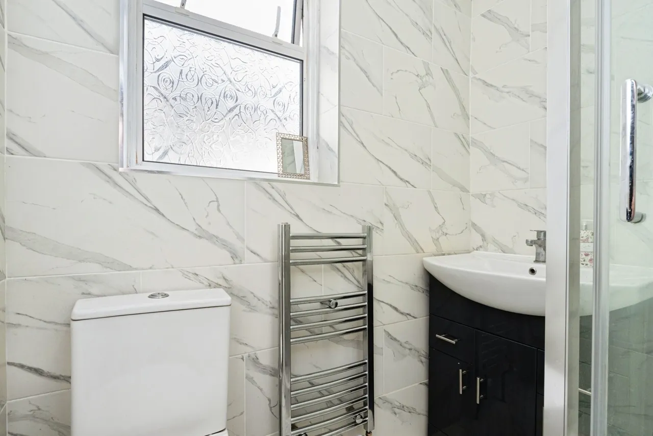 Pretoria Road, London, E11, photo 6