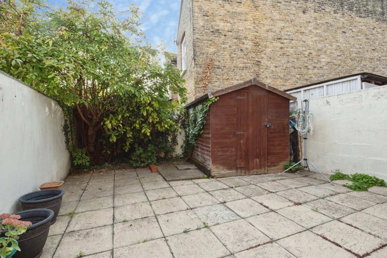 Pretoria Road, London, E11, photo 17