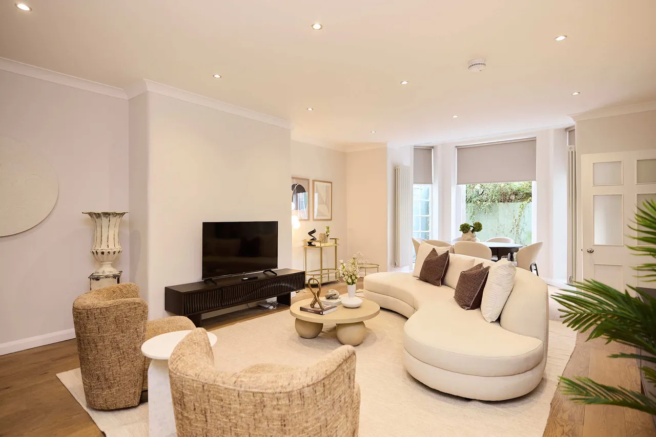 2 bed flat to rent, Belsize Park Gardens, NW3