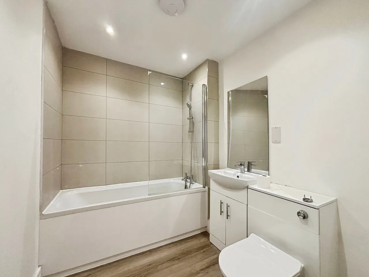 Farnborough Road, Farnborough, Hampshire, GU14 7HN, photo 6