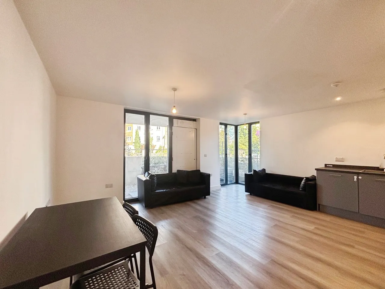 Farnborough Road, Farnborough, Hampshire, GU14 7HN, photo 3