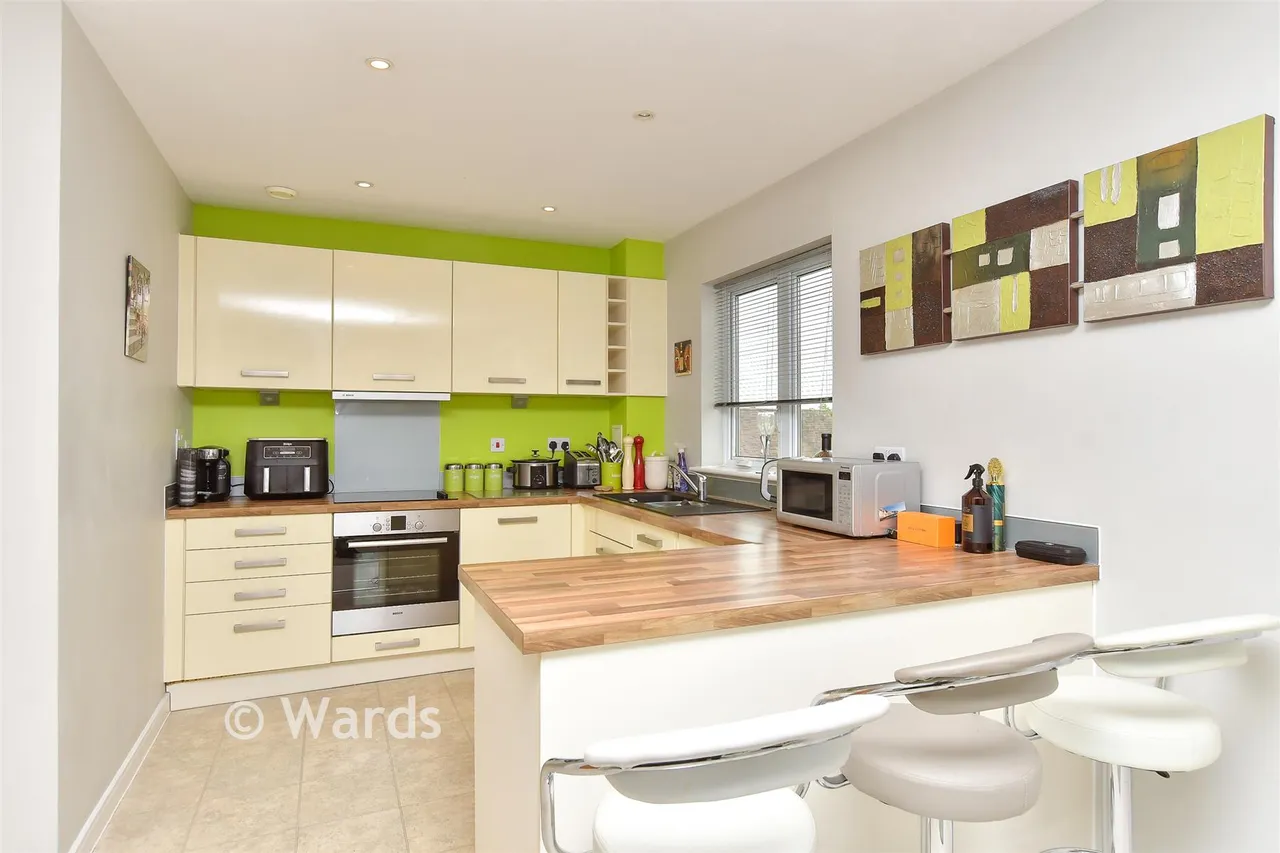 Poynder Drive, Snodland, ME6, photo 2