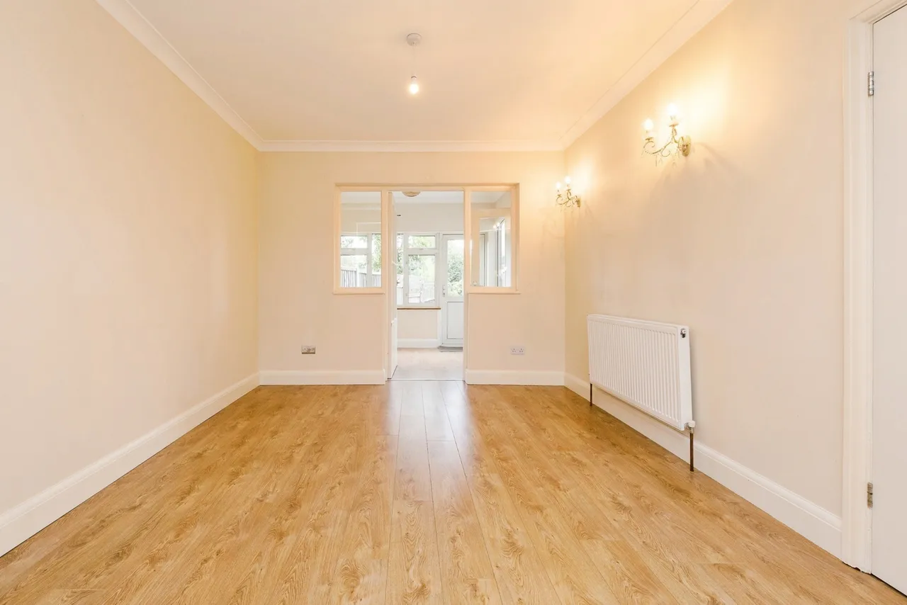Strathmore Gardens, Hornchurch, RM12, photo 4