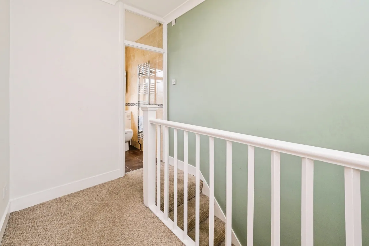Strathmore Gardens, Hornchurch, RM12, photo 18