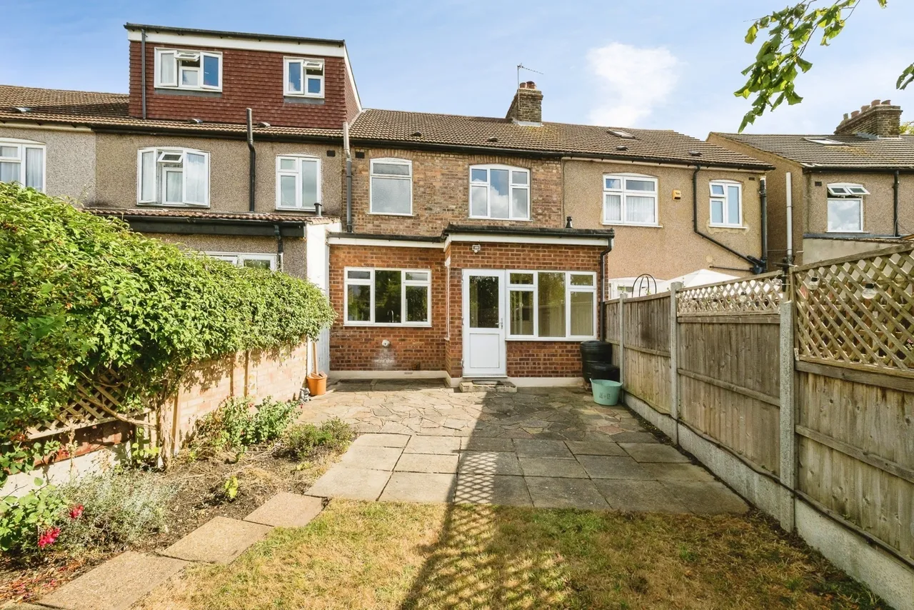 Strathmore Gardens, Hornchurch, RM12, photo 6