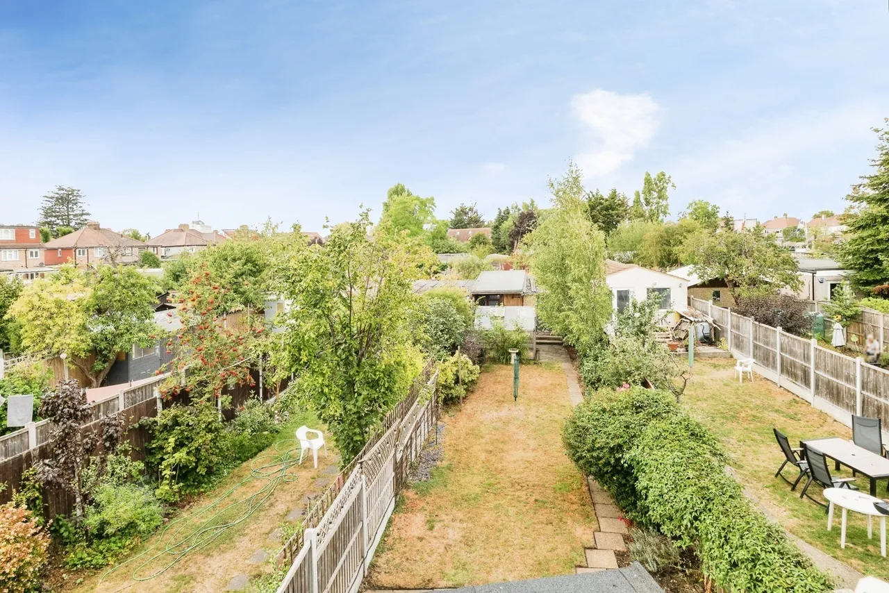 Strathmore Gardens, Hornchurch, RM12, photo 20