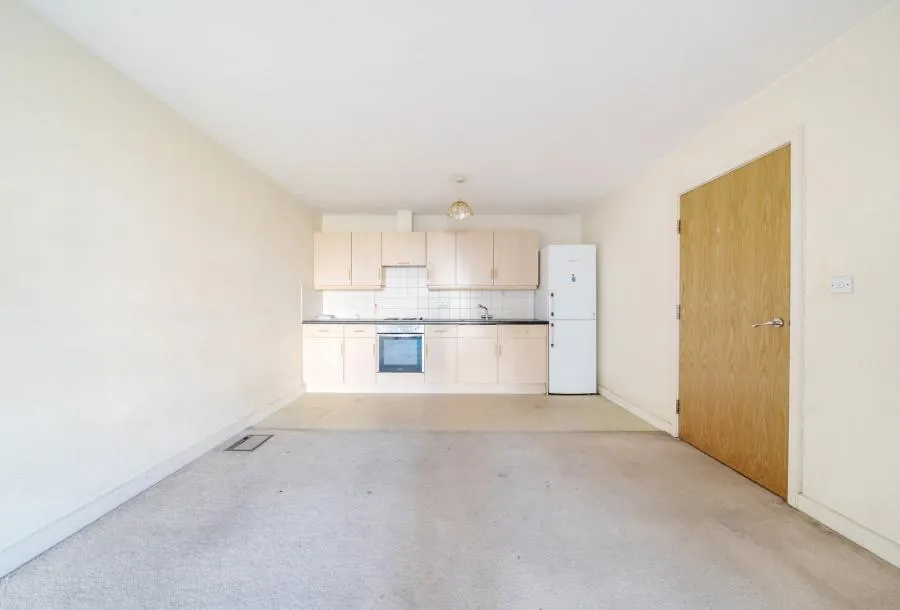 Boulevard Drive, London, NW9, photo 12