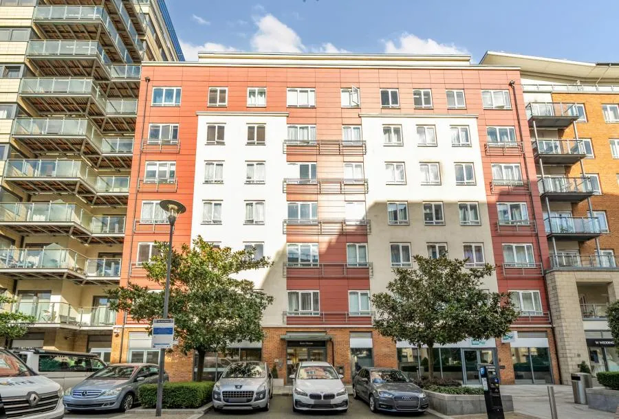 Boulevard Drive, London, NW9, photo 2