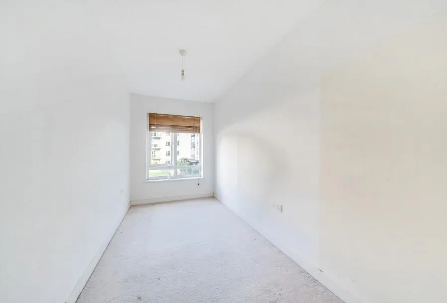 Boulevard Drive, London, NW9, photo 4