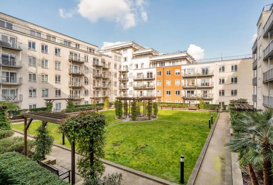 Boulevard Drive, London, NW9, photo 9