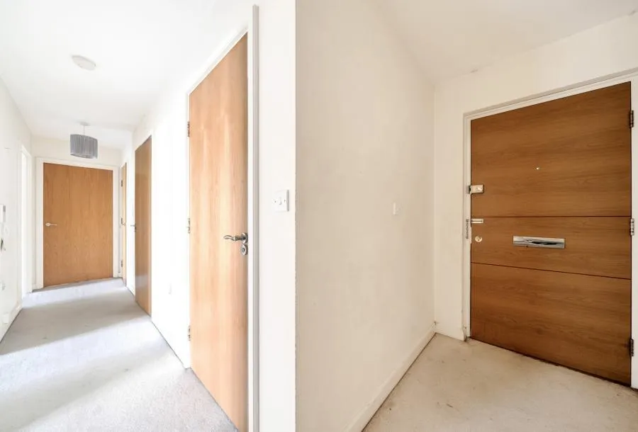 Boulevard Drive, London, NW9, photo 5