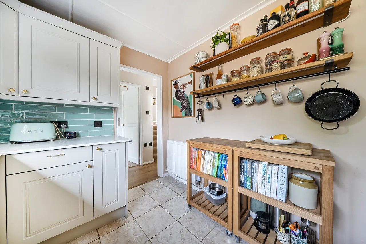 Oakfield Avenue, Chichester, PO20, photo 12