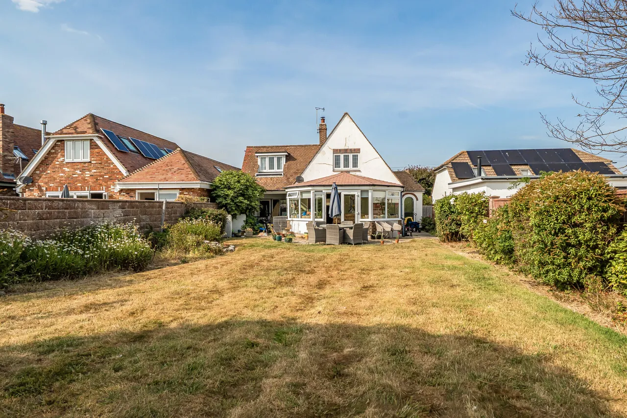 Oakfield Avenue, Chichester, PO20, photo 9