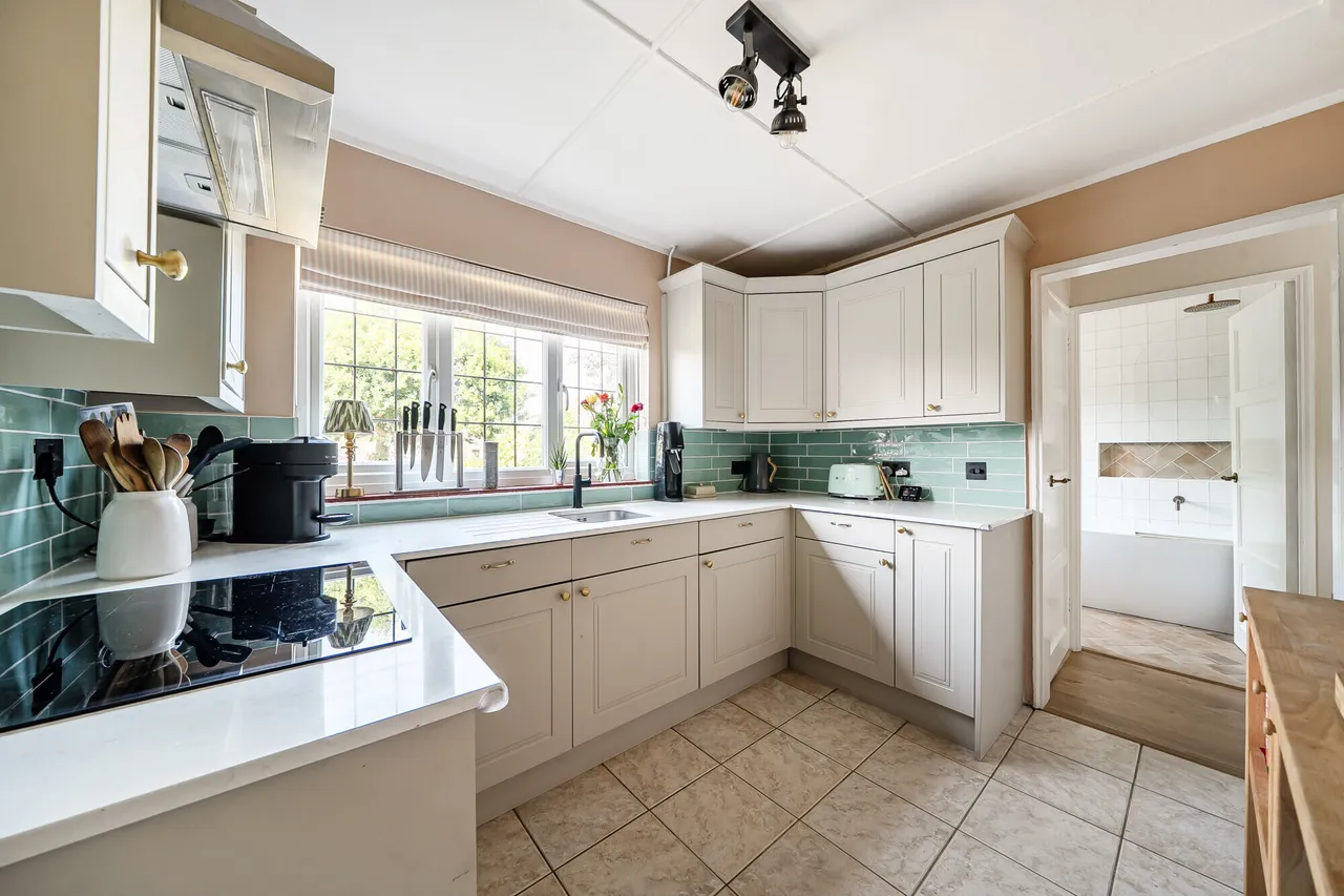 Oakfield Avenue, Chichester, PO20, photo 3