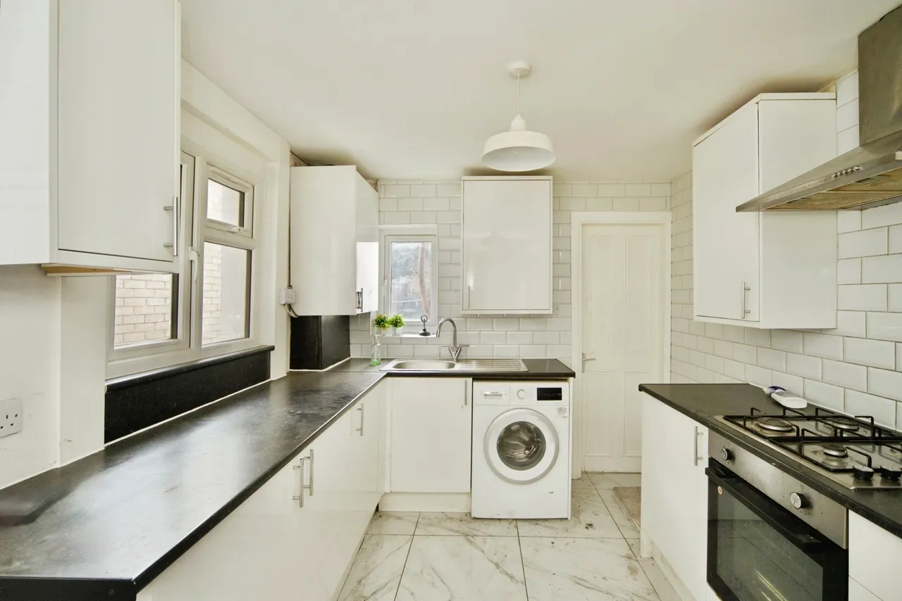 Somerset Road, London, N18, photo 3