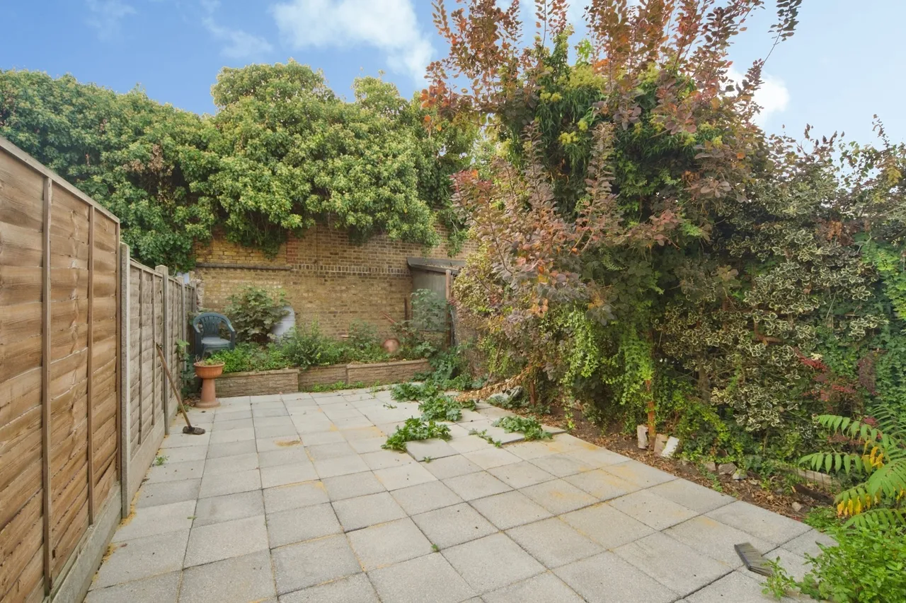 Somerset Road, London, N18, photo 15