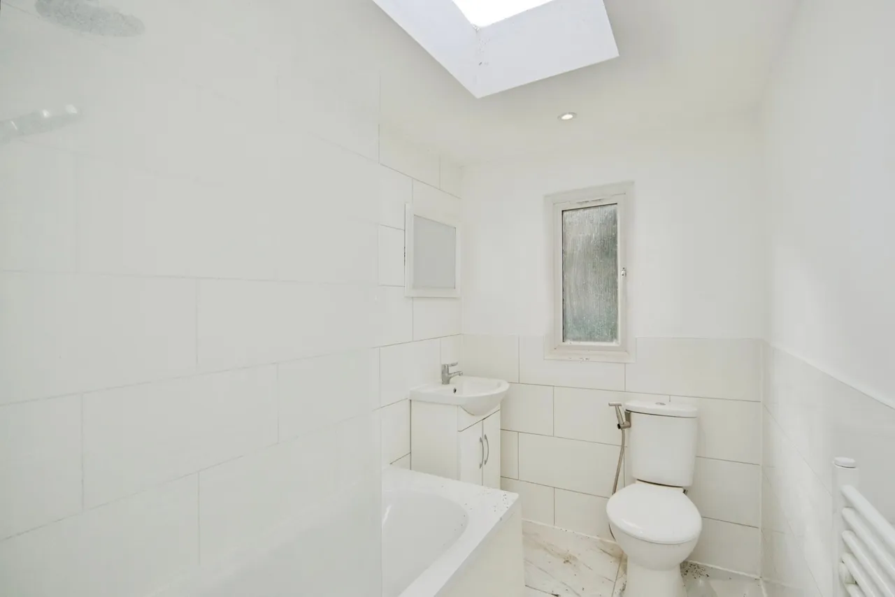 Somerset Road, London, N18, photo 5