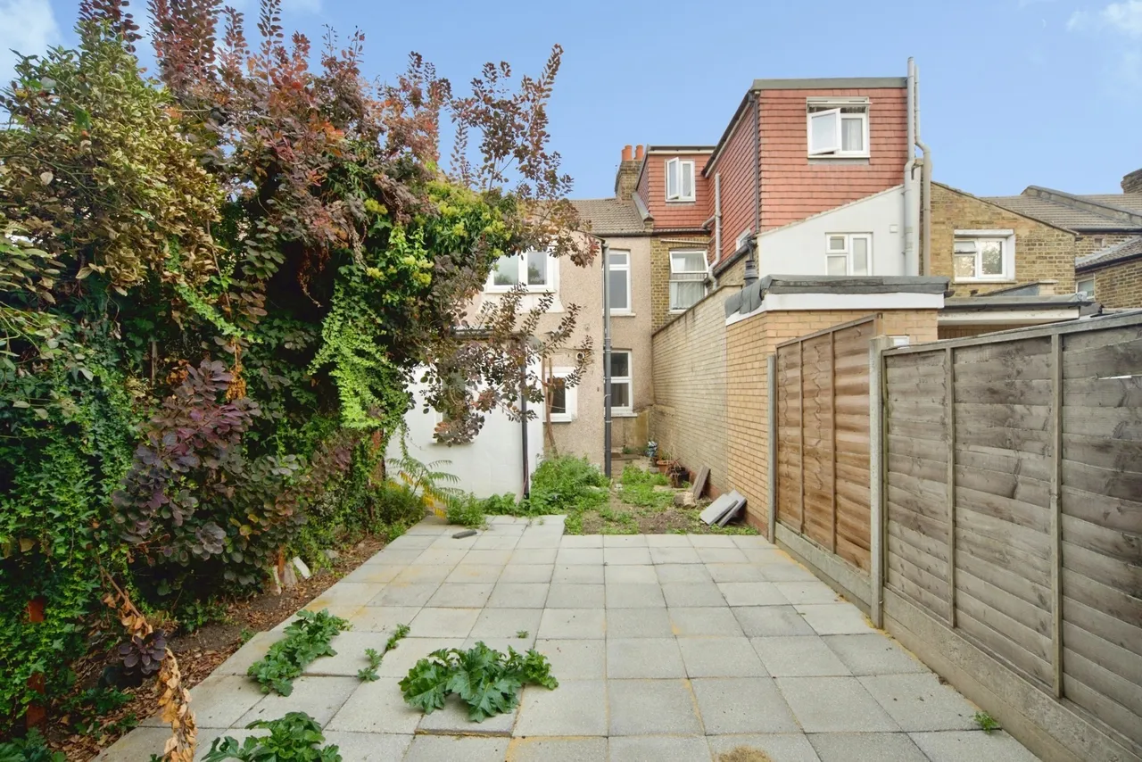 Somerset Road, London, N18, photo 16