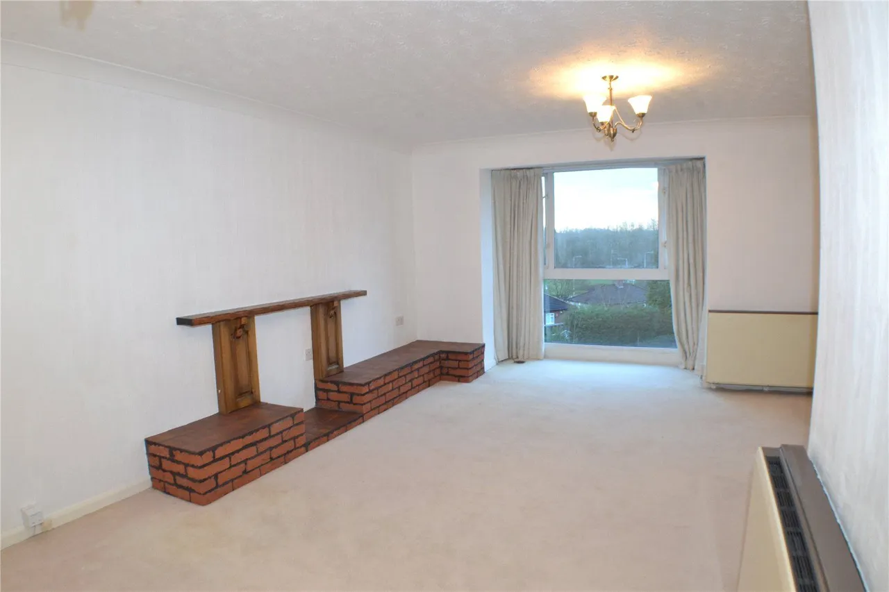 Heywood Court, Rhodes, M24, photo 4