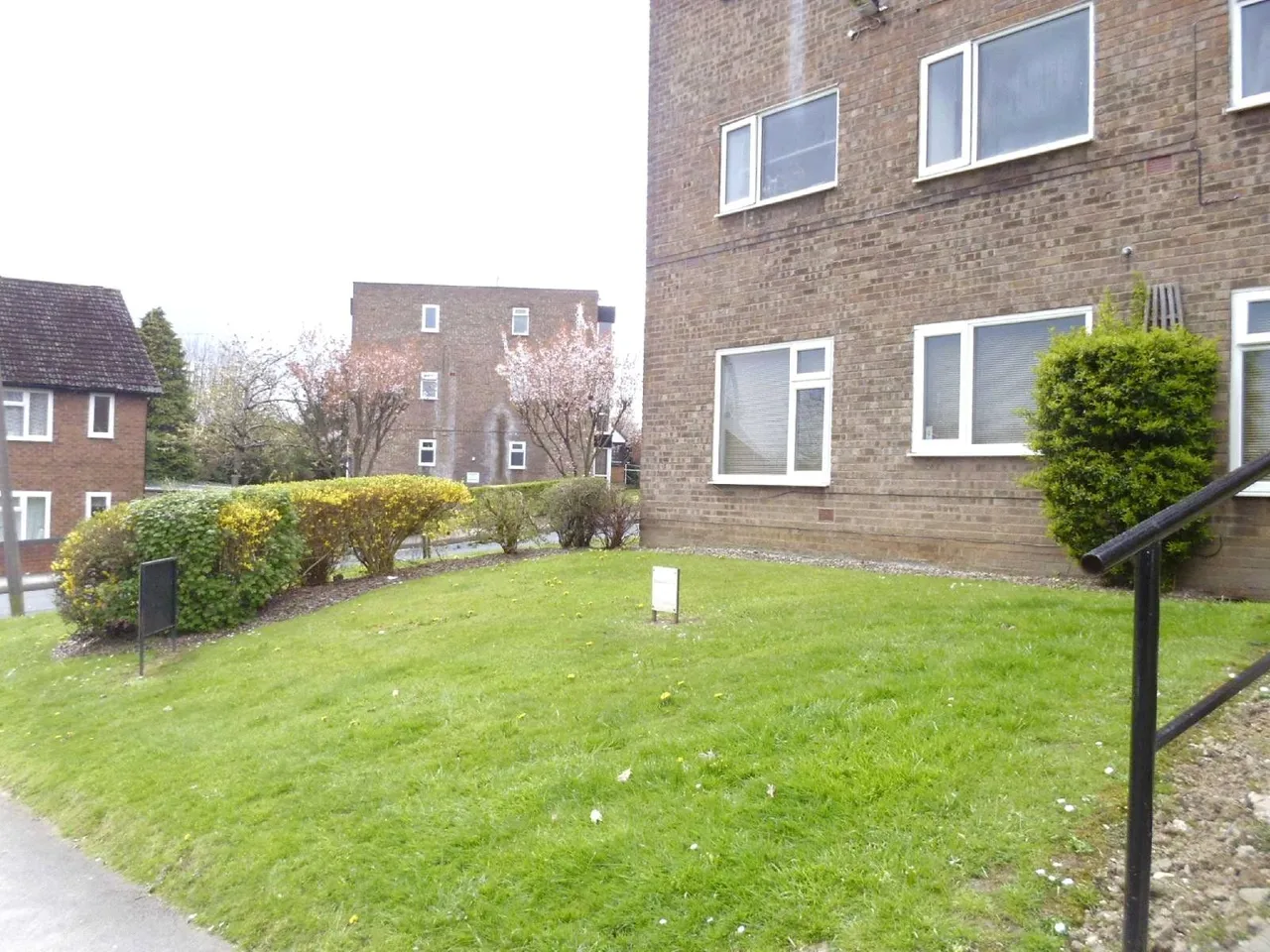 Heywood Court, Rhodes, M24, photo 10