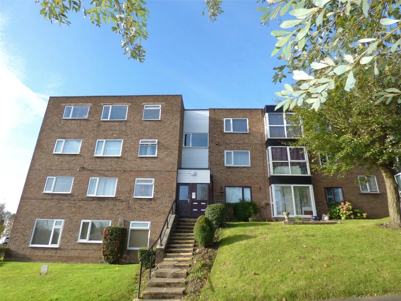 2 bed flat to rent, Heywood Court, Rhodes, M24