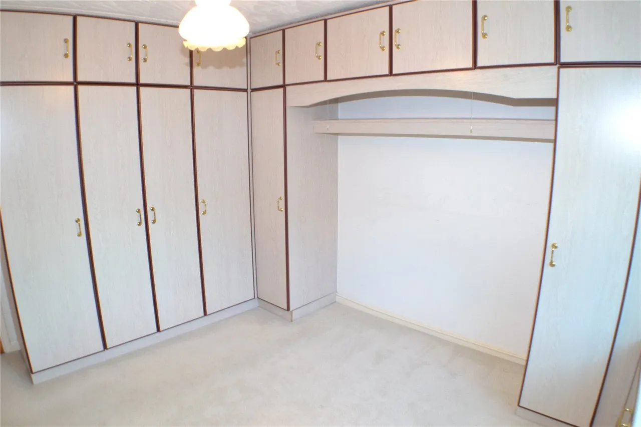 Heywood Court, Rhodes, M24, photo 7