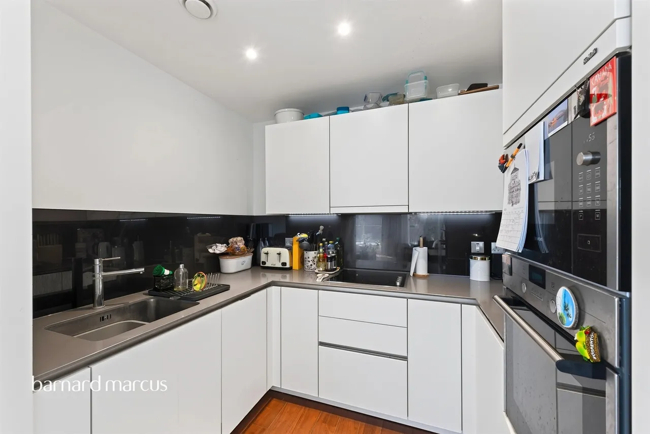 Upper Richmond Road, London, SW15, photo 2