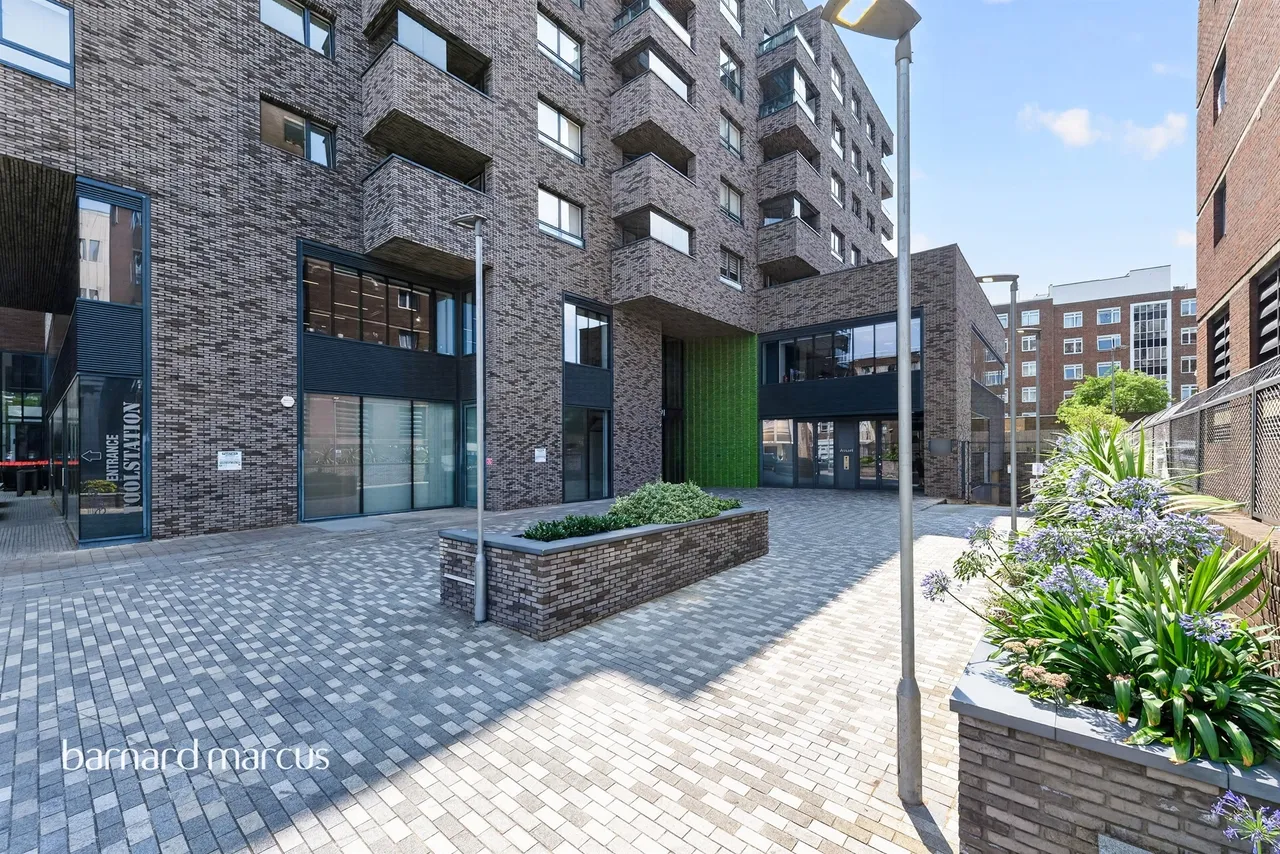 Upper Richmond Road, London, SW15, photo 6